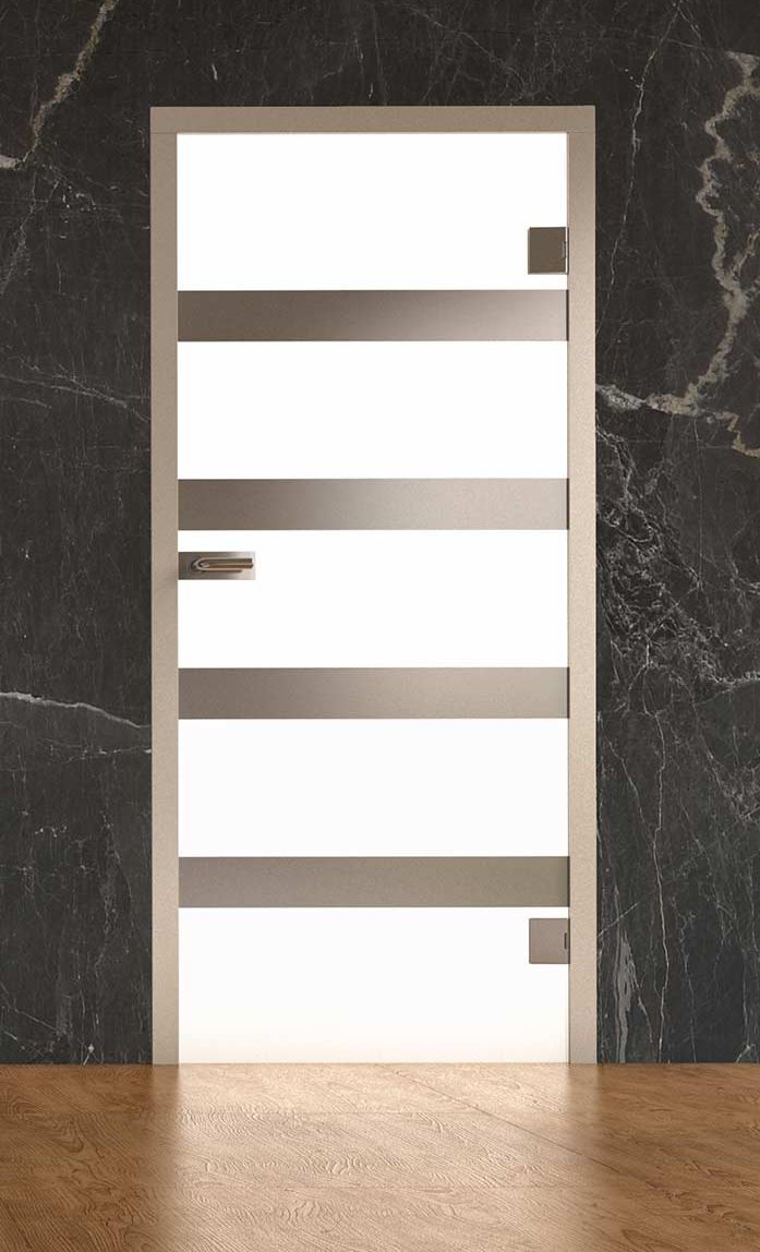Glastüren, auch satiniert, erhältlich. Designtür in Wohnzimmer mit Sofa und dunkler Wand