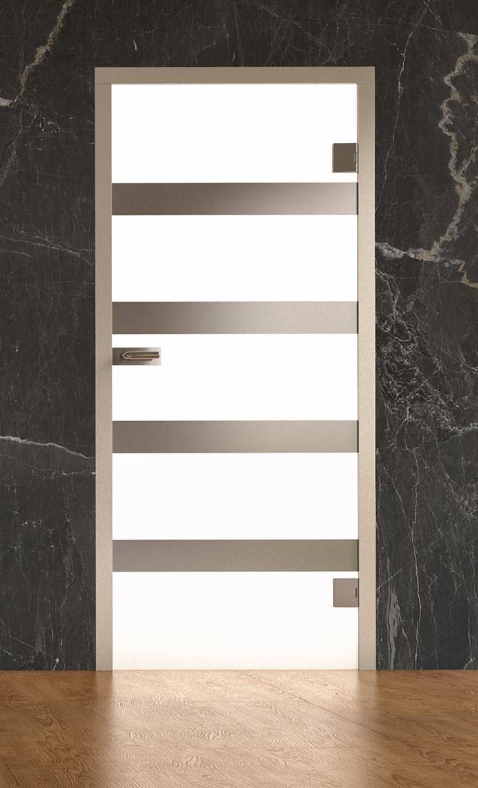 Glastüren, auch satiniert, erhältlich. Designtür in Wohnzimmer mit Sofa und dunkler Wand